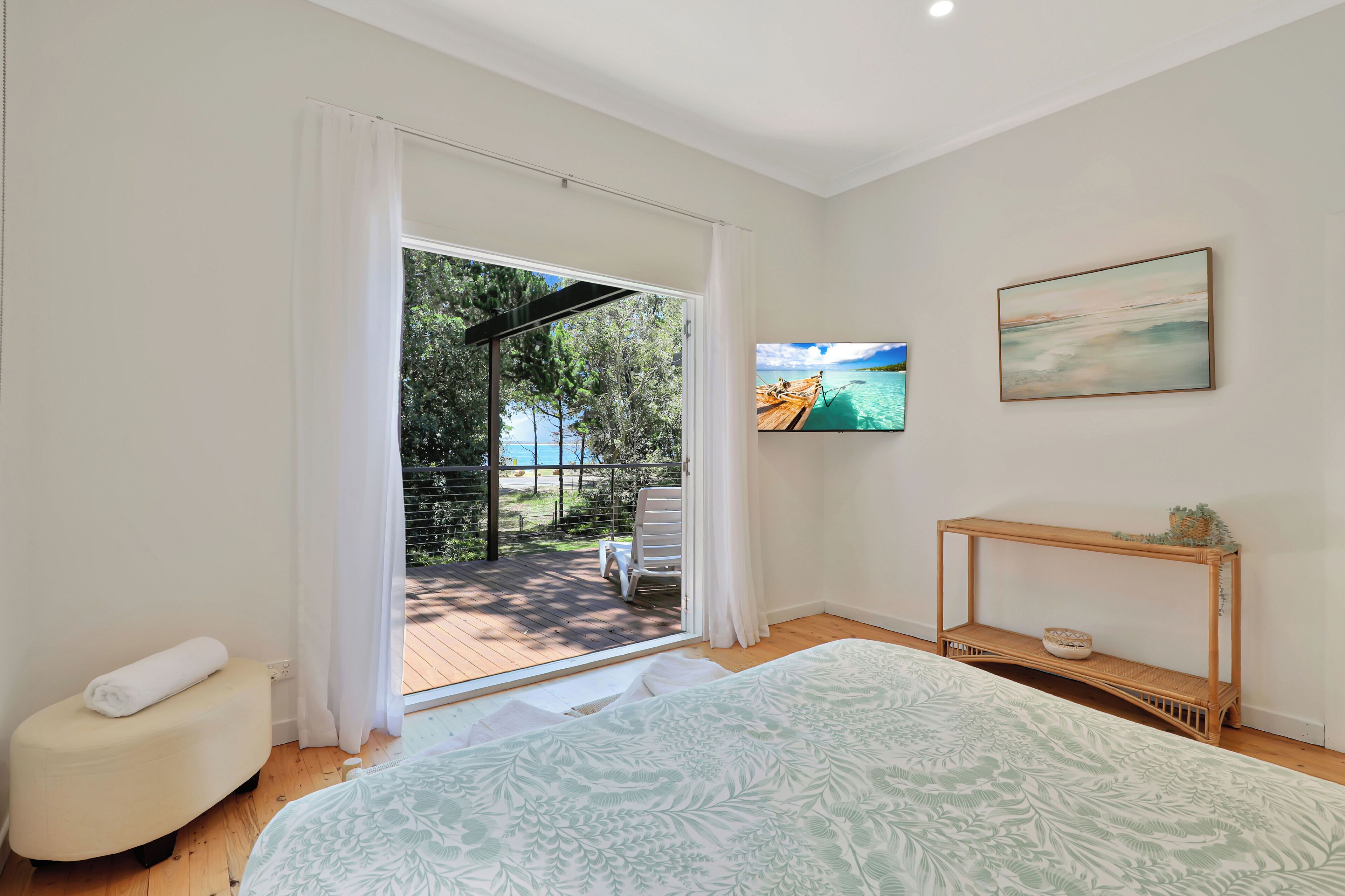 5 chambres, fer et planche à repasser, Wi-Fi, draps fournis