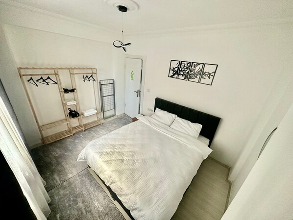 2 bedrooms, desk, iron/ironing board, travel crib