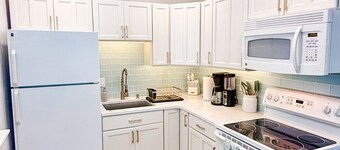 2-bedroom condo in serene North Wildwood with WiFi, AC