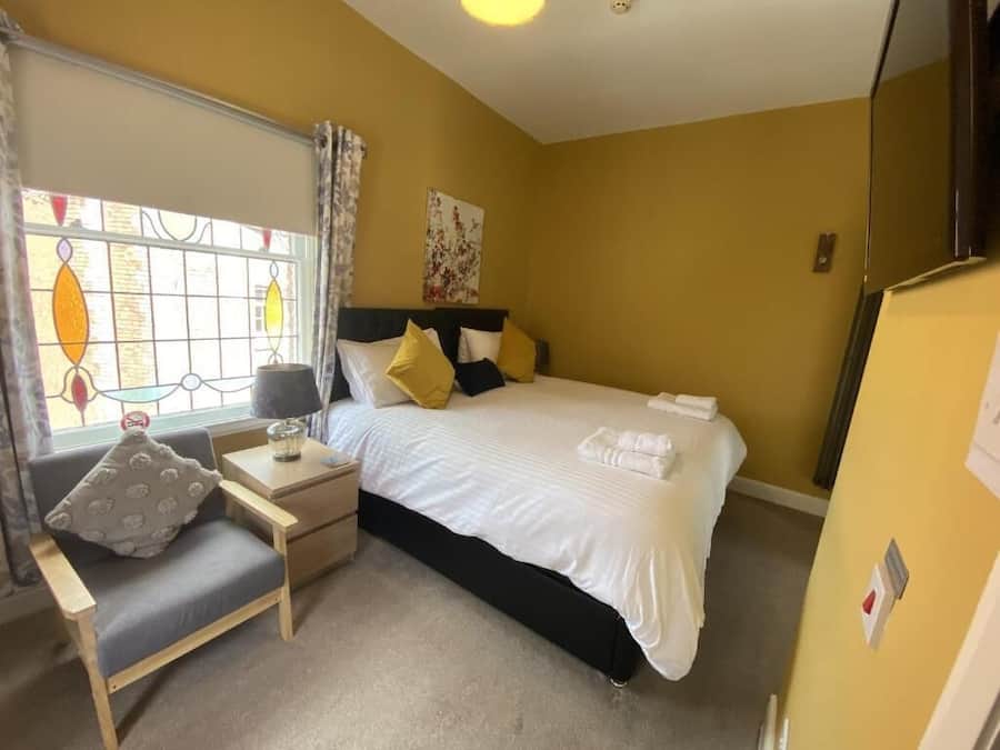 Desk, iron/ironing board, free WiFi