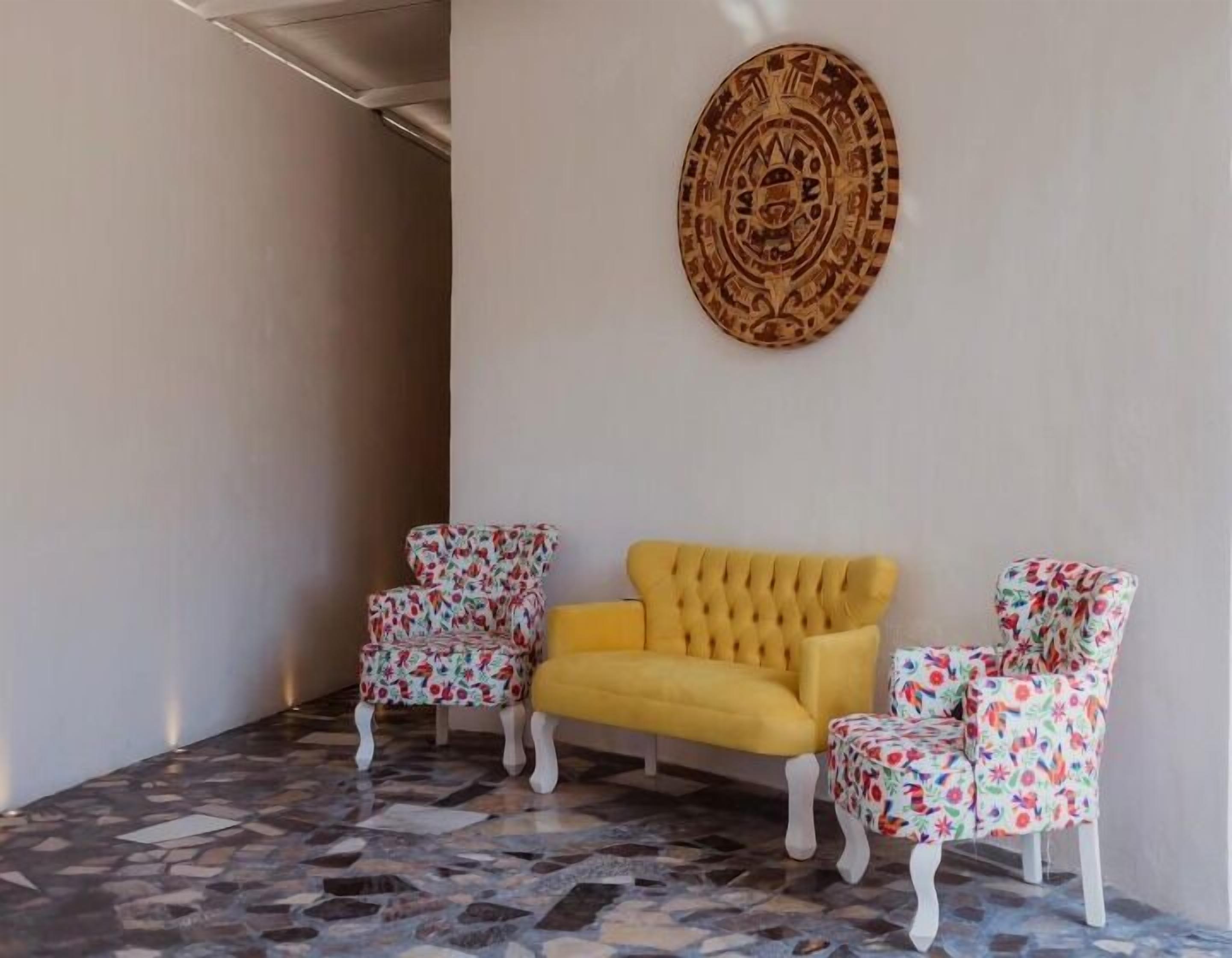 16-inch Smart TV with digital channels, Netflix, streaming services