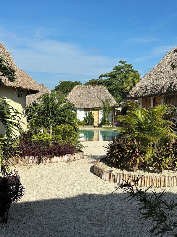 16-Zoll-Smart-TV mit Digitalempfang, Netflix, Streaming-Dienste