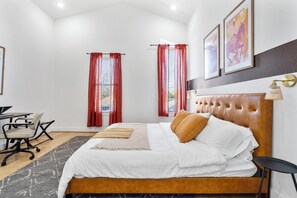 3 Schlafzimmer, Schreibtisch, Bügeleisen/Bügelbrett, kostenloses WLAN