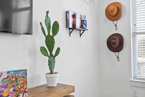 Interior - Luxury Family Retreat-Media Room-Dwntwn-Med Center (Houston)