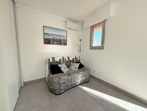 TV - Terrace flat with 1 bedroom in residence with swimming pool (Sainte-Maxime)