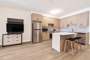 Apartment, 1 Bedroom | Private kitchen