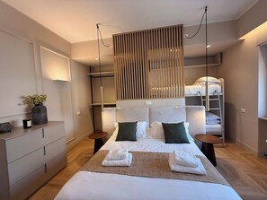 4 bedrooms, WiFi, bed sheets