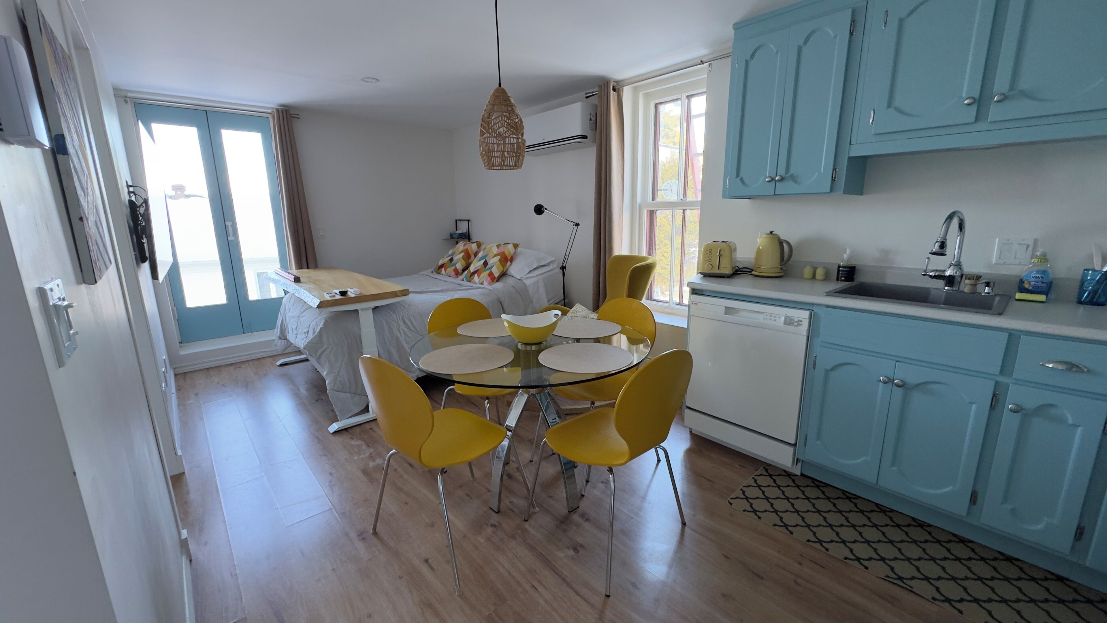 1 bedroom, desk, iron/ironing board, free WiFi