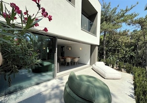 Villa, 2 Bedrooms, Balcony, Garden View | Outdoor dining - Modern Villa With Everything you Need for a Perfect Vacation (Lignano Sabbiadoro)