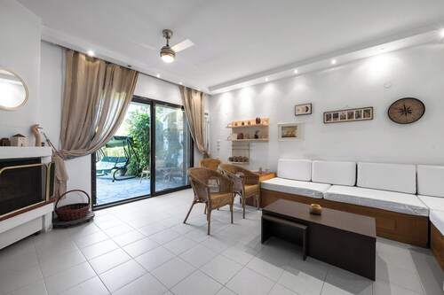 Hanioti Margi Summer House by Luxlikehome