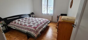 4 chambres, fer et planche Ă repasser, Wi-Fi, draps fournis