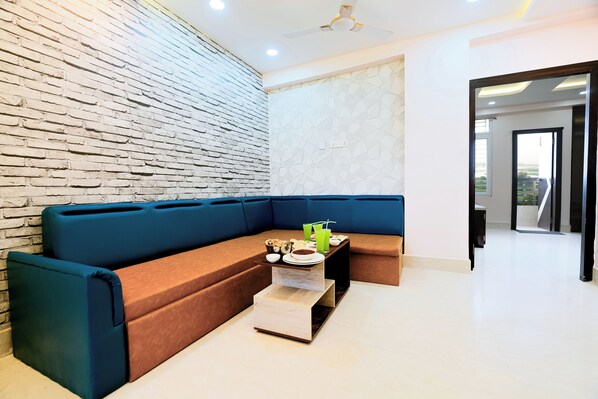 Family Apartment | 2 bedrooms, premium bedding, in-room safe, desk