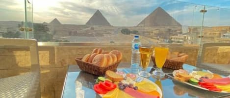 تناول الطعام بالخارج