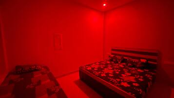 Chambre Familiale, 2 chambres | Espace de travail pour ordinateur portable, fer et planche Ă repasser
