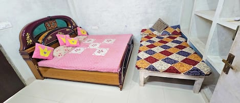 Quarto standard, 1 quarto | Banheiro | Banheira, chinelos, sabonete, shampoo