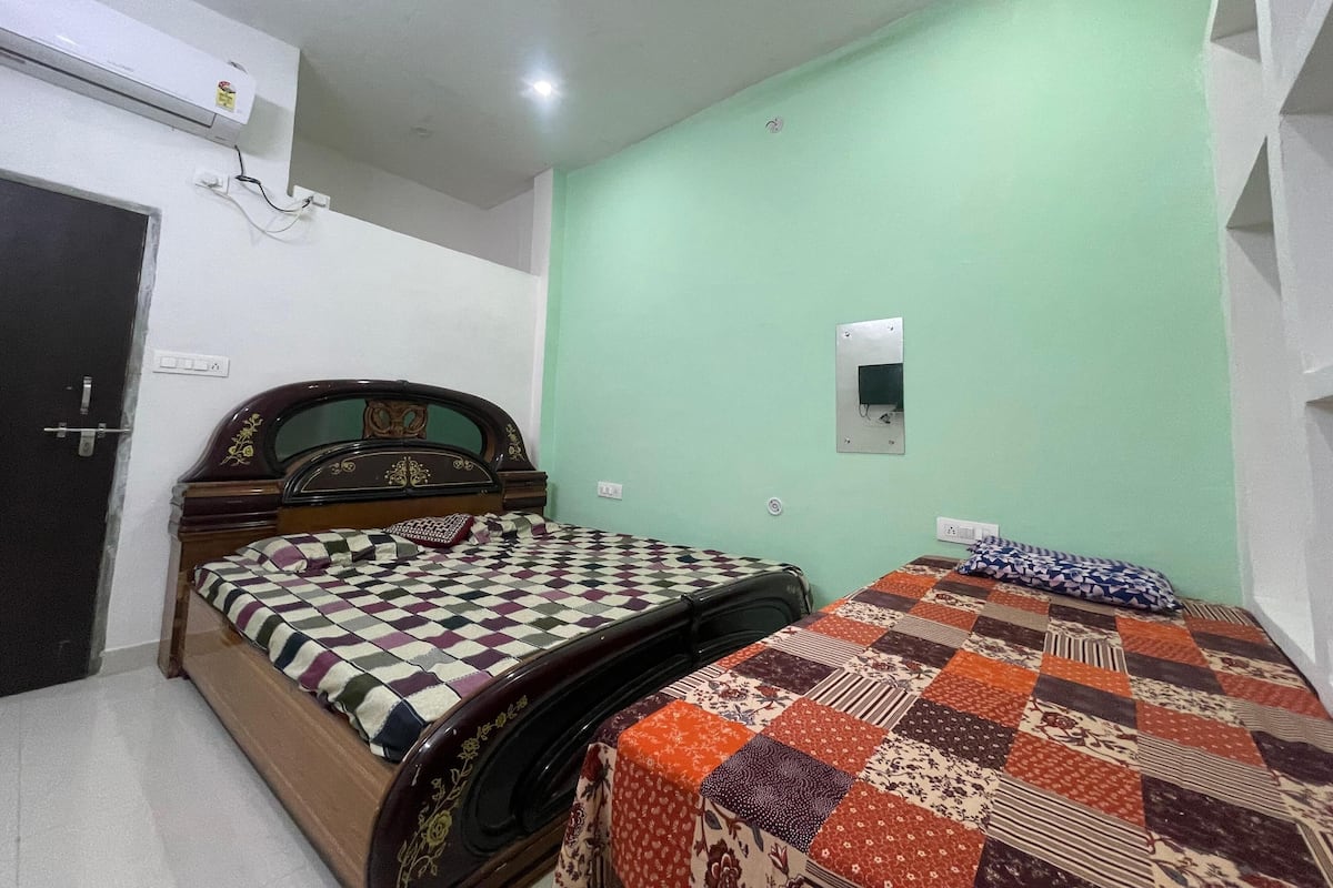 Phòng Tiêu chuẩn, 1 phòng ngủ | Khu vực làm việc phù hợp cho laptop, bàn ủi/dụng cụ ủi quần áo