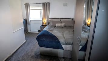 Casa | 3 quartos, Wi-Fi de cortesia, roupa de cama