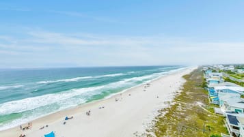 公寓客房, 多張床 (Celadon 909) | 海灘 | 位於海灘上