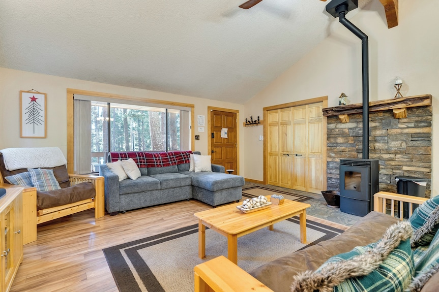Cozy Cabin Retreat Minutes From Cle Elum-adventure &Relaxation Await! - Washington