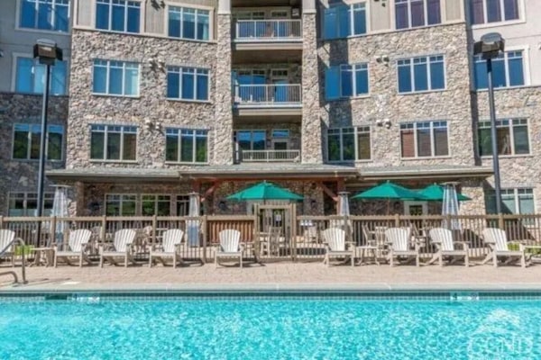 Piscina all'aperto, una piscina riscaldata