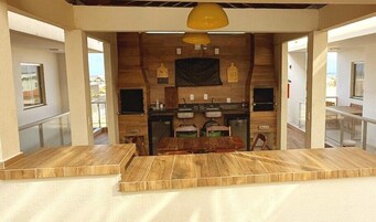 Apartamento básico, vistas a la piscina | 1 dormitorio y wifi gratis