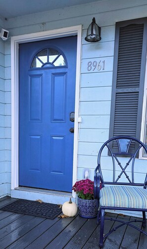 Exterior detail - Smith Lake Escape! Comfy, colorful, family friendly home. Private boat launch (Arley)