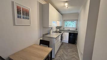 Apartemen | Dapur pribadi | Lemari es, microwave, oven, dan kompor