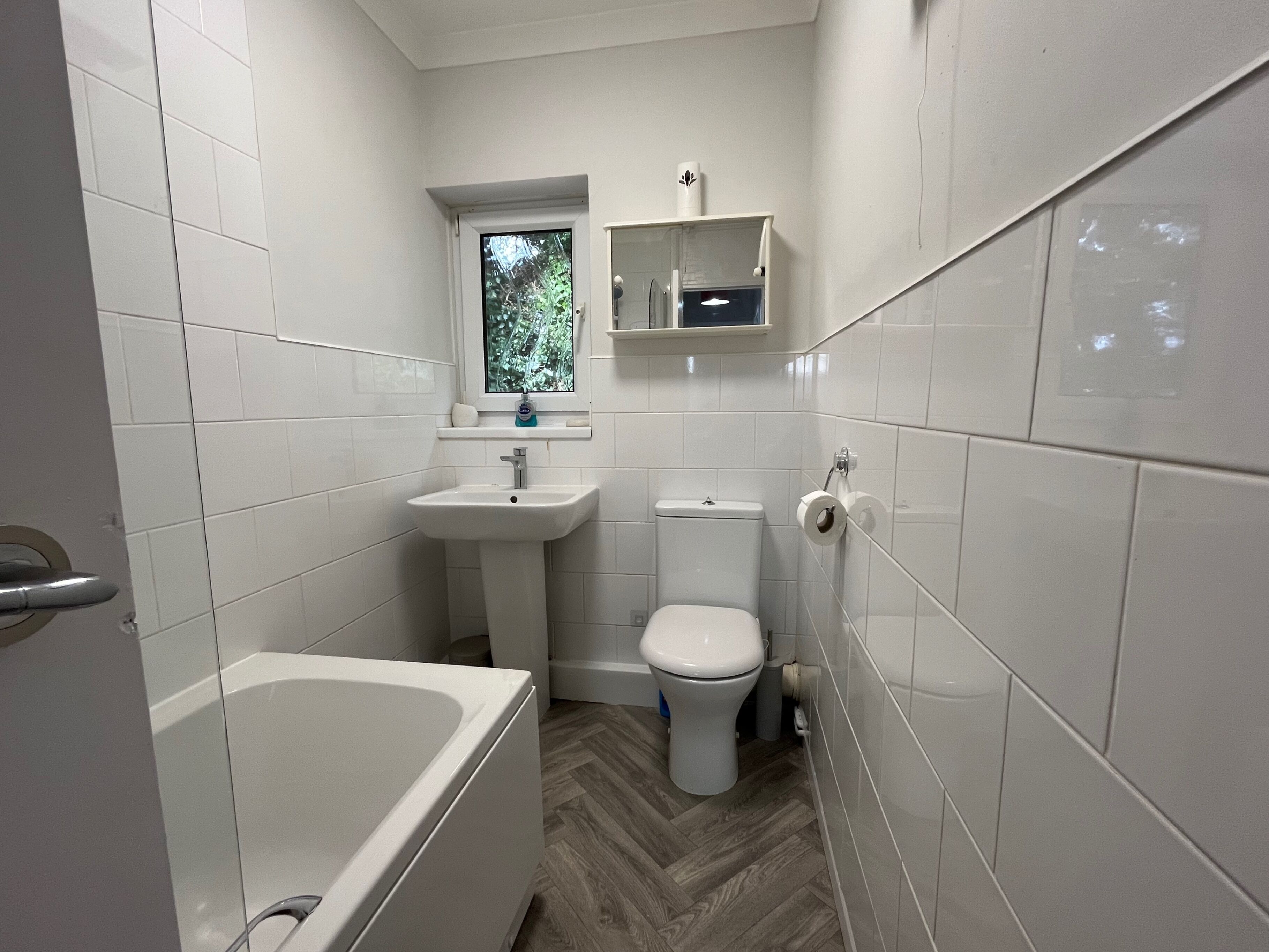 Apartemen | Kamar mandi | Shower, pengering rambut,  dan handuk