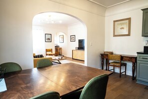 Dining - Curated Central Location LA (Los Angeles)