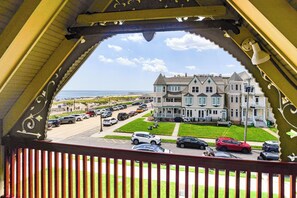 Property grounds - Panoramic View Ocean Front Victorian House (Neptune Township)