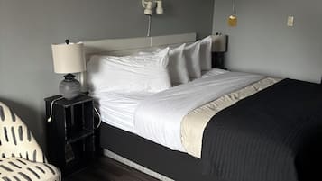 Standard Single Room | Desk, laptop workspace, blackout drapes, iron/ironing board