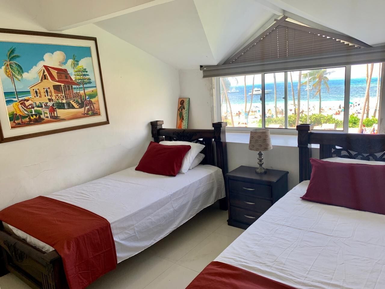 Superior-Apartment, Strandblick | Zimmersafe, kostenloses WLAN