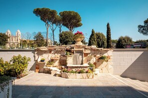 Exterior - Twins Royal Suite (Rome)