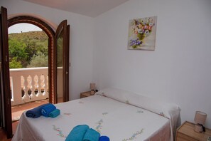 3 bedrooms, WiFi, bed sheets