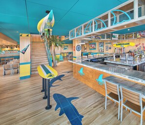 Breakfast, lunch and dinner served - Margaritaville Hotel Kansas City (Kansas City)