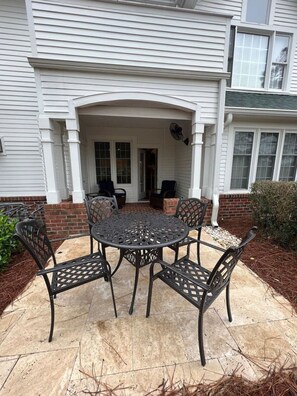 Outdoor dining - Golf Front Longleaf Condo2BR/2BA (Southern Pines)