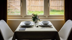 Unclassified image, 4 of 16, button - Cosy and Equipped, Pvt Garden, Direct Access to Public Footpath, Dog Friendly. (Winston)