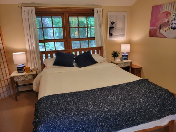 4 slaapkamers, een strijkplank/strijkijzer, gratis wifi, beddengoed