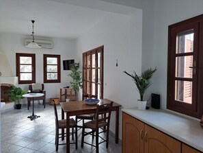 Dining - Villa Mary Stella in Platanos Leros (Leros)