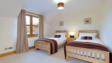 5 habitaciones, tabla de planchar con plancha y wifi gratis