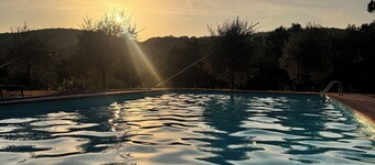 4-bedroom stonehouse with stunning pool in the Chianti countryside with WiFi, AC