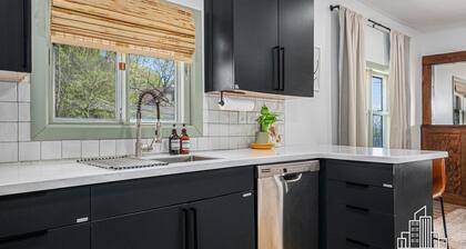 City Views at Downtown Overlook • 2BR Retreat