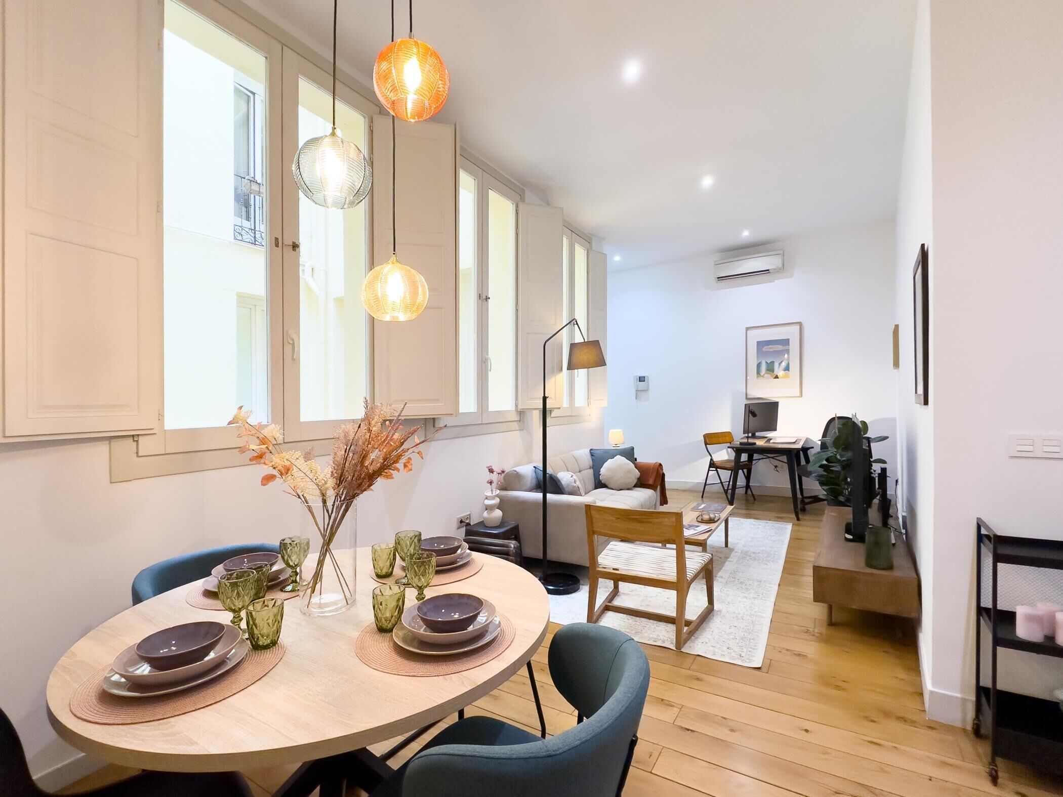 المنشأة من الداخل