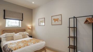 2 bedrooms, individually decorated, individually furnished, free WiFi