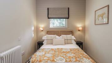 2 bedrooms, individually decorated, individually furnished, free WiFi