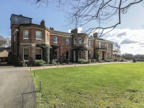 Exterior - Holly (Newbury)