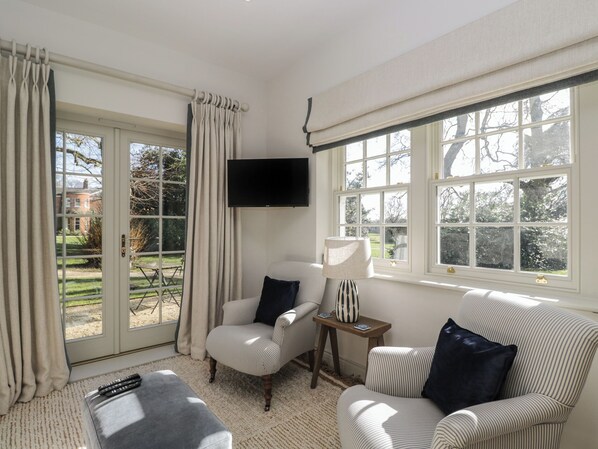 Living area - Holly (Newbury)