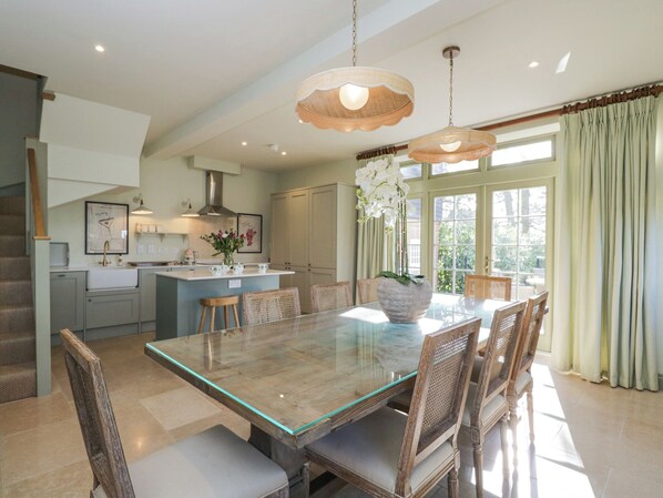 Dining - Oak (Newbury)