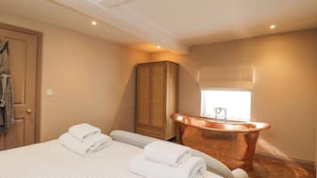 3 bedrooms, individually decorated, individually furnished, free WiFi