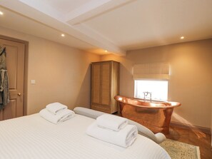 3 bedrooms, individually decorated, individually furnished, free WiFi - Oak (Newbury)